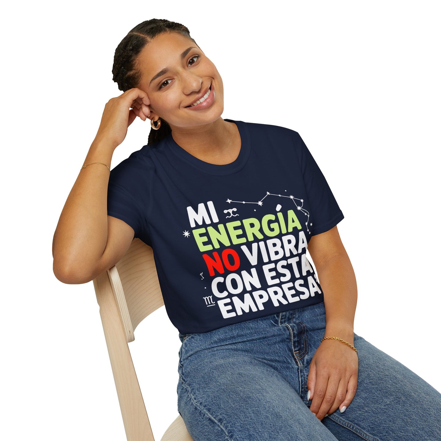 Camiseta memes oficina — "Mi energía no vibra con esta empresa"